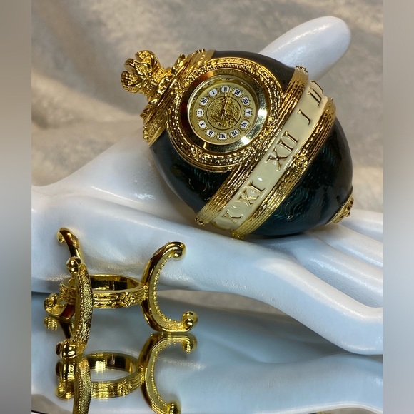 Vintage Joan Rivers Imperial Treasures The Time Piece Enamel Egg Built in Clock - Picture 8 of 8